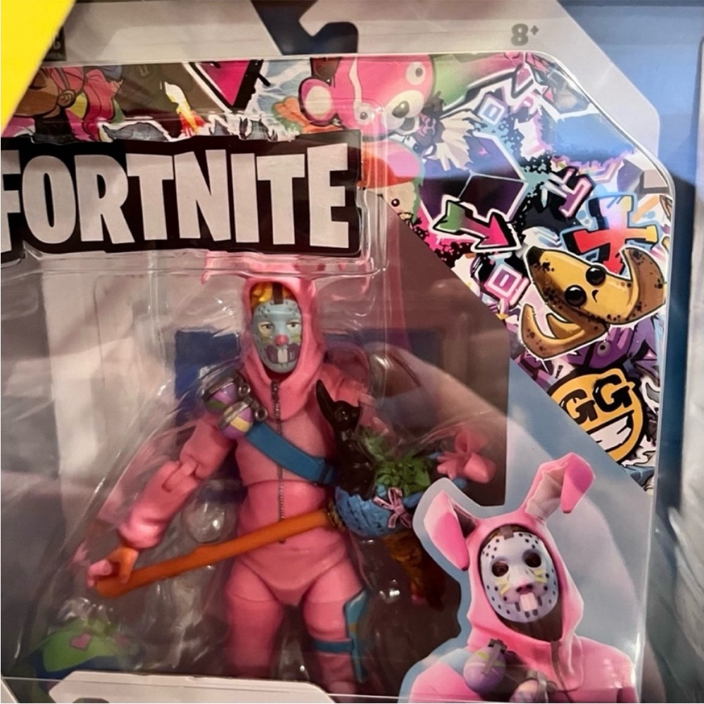 🆕- Fortnite Party Pack 5 Figures Bonus Virtual Items Included! Brand New in Box. - Picture 6 of 12